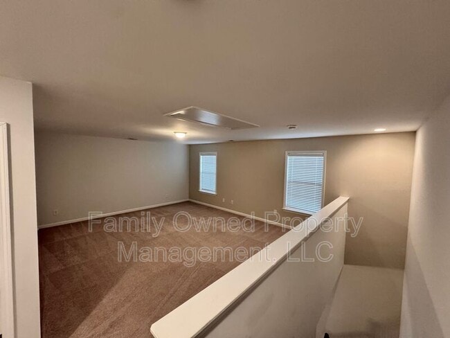 Building Photo - 584 Pendleton Dr