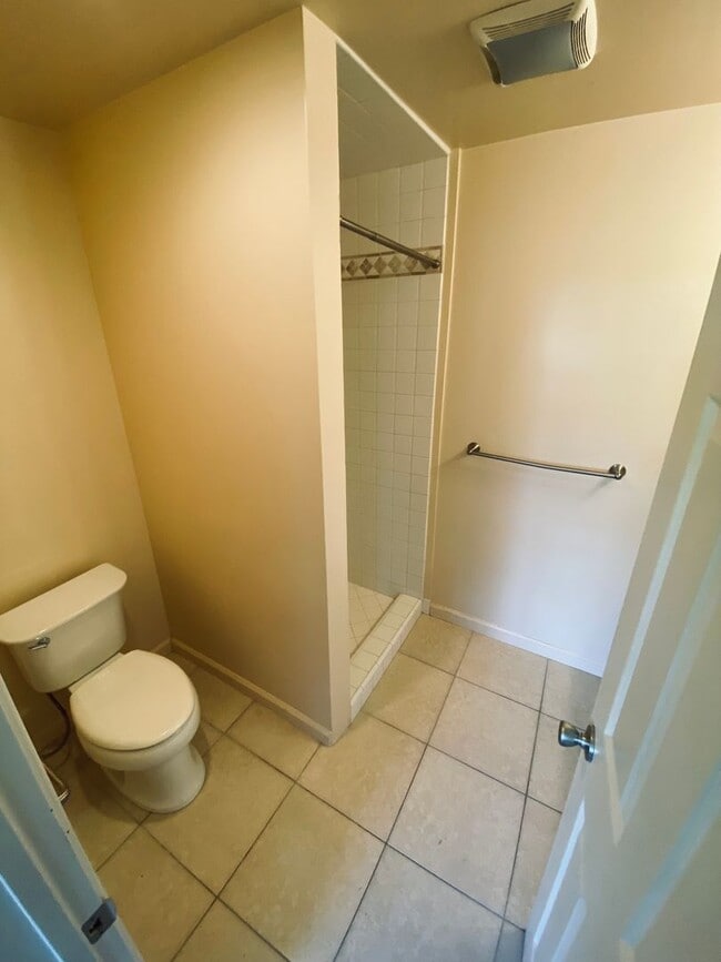 Foto del edificio - Downtown Split-Level Apartment