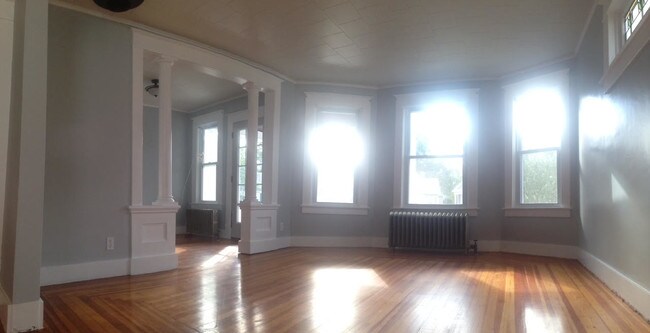 Foto del edificio - 822 Hampton Ave