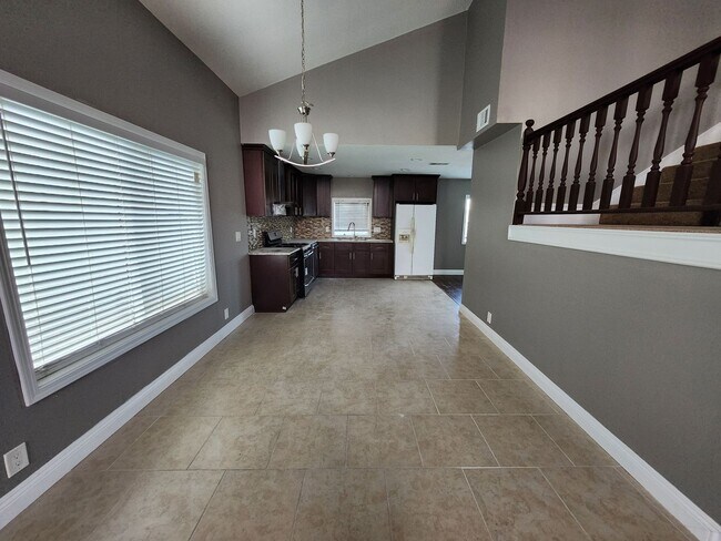 Foto del edificio - 4-Bedroom Hilltop Getaway!