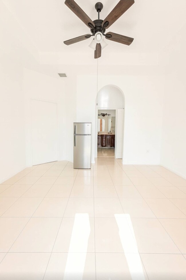 Building Photo - 3716 NE 22nd Pl