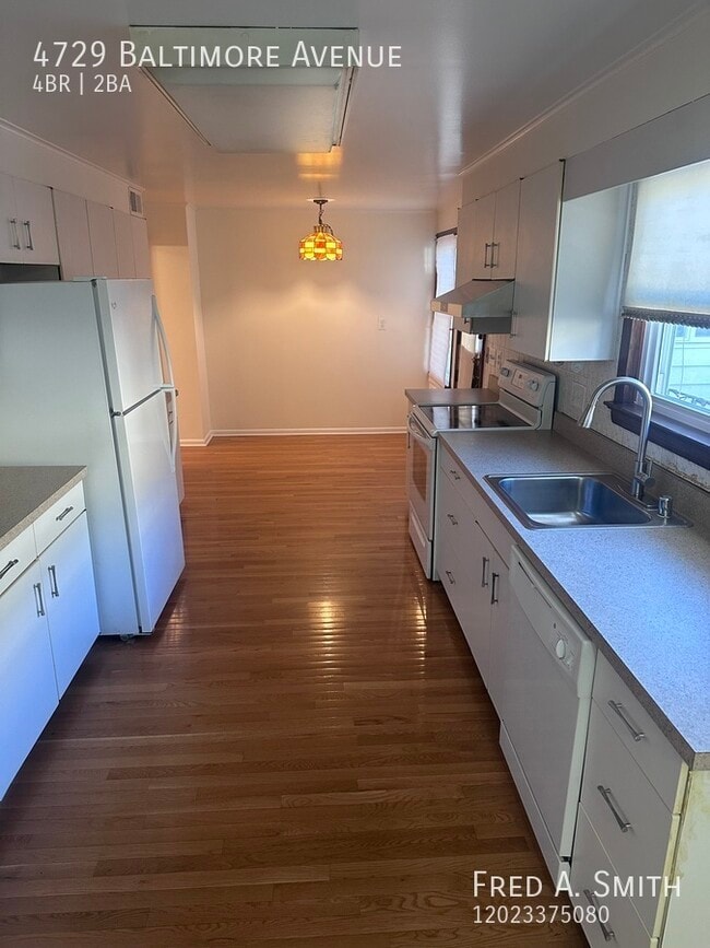 Building Photo - 4729 Baltimore Ave