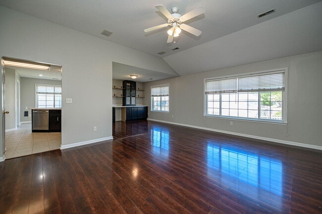 Foto del edificio - 709 Campusview Dr
