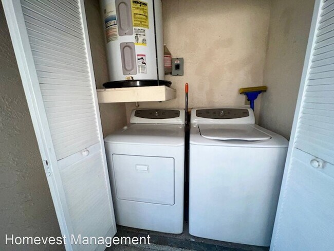 Foto del edificio - 2 br, 2 bath House - 3847 59th Avenue W