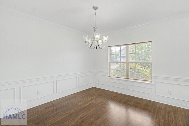 Foto del edificio - 390 Fairview Cir