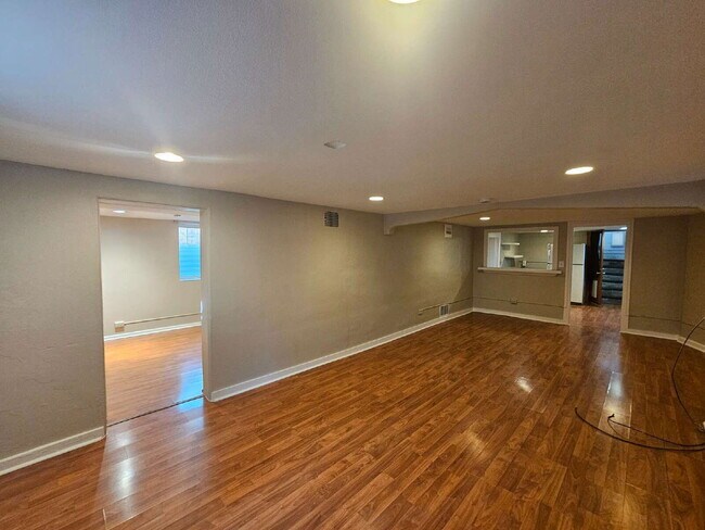 Foto del edificio - 366 N Washington St