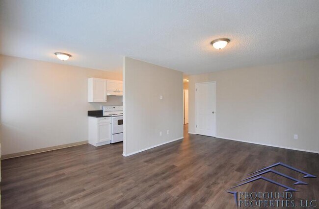 Building Photo - 708 NE 99th Ave