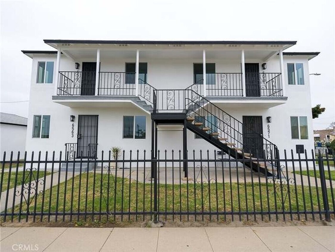 Foto principal - 1 Bedroom apartment in Los Angeles!