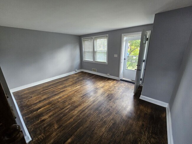 Foto del edificio - Recently Updated 3 Bedroom/ 1.5 Bathroom T...