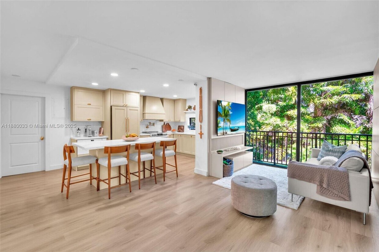 Foto principal - 17021 N Bay Rd