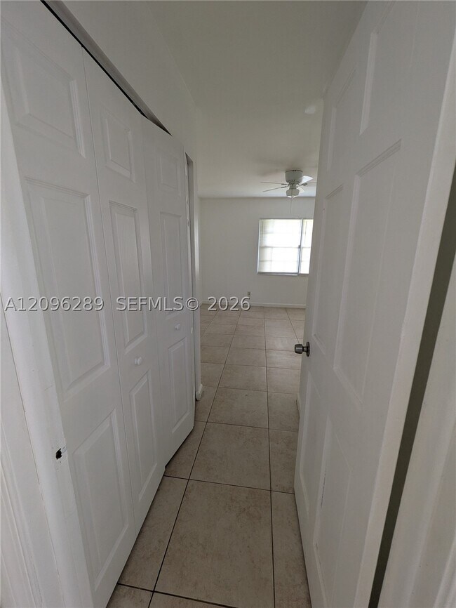Building Photo - 1326 SW 75th Ave