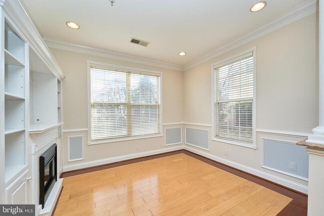 Foto del edificio - 43865 Hickory Corner Terrace