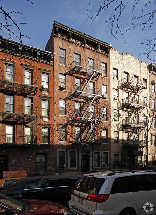 439 W 46th St - 439 W 46 St