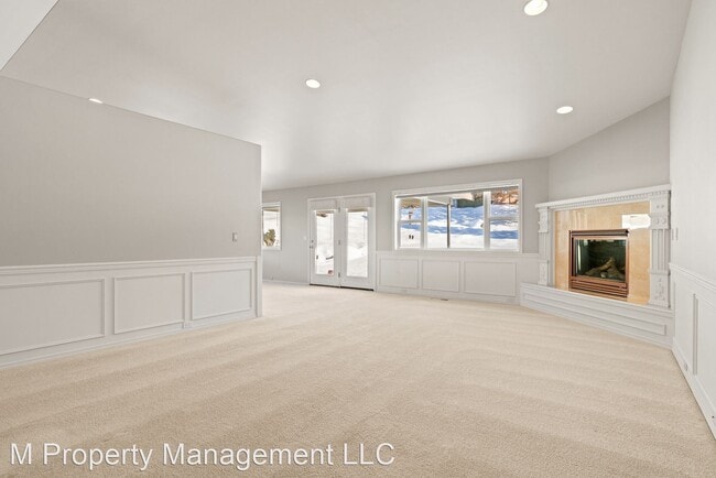 Building Photo - 3 br, 2.5 bath House - 1380  Eastmont Ave ...