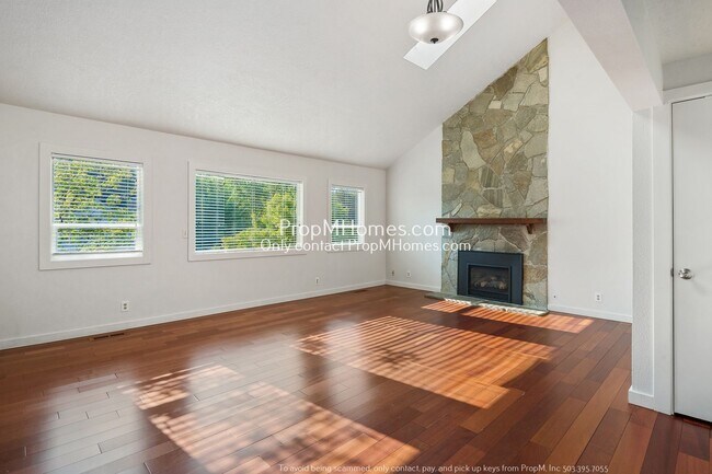 Foto del edificio - Three Bedroom Gem with Bonus Room in Oak Creek Oasis! DEPOSIT SPECIAL
