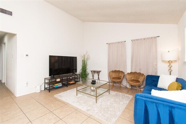 Foto del edificio - 4405 Teri Rd