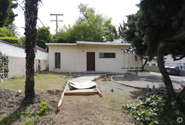 Building - 2688 Lake Ave