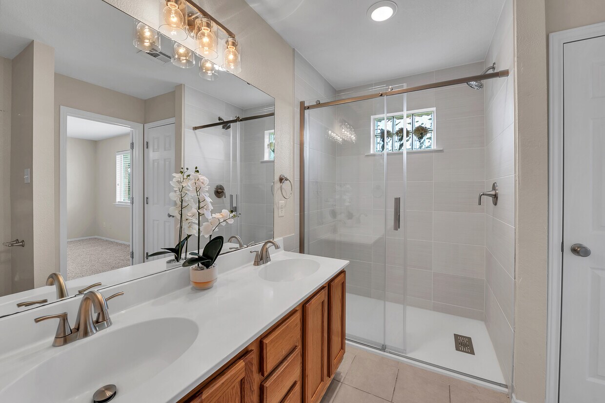 Foto principal - 5421 Teal Dr
