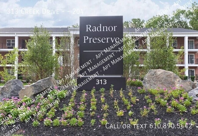 Building Photo - 313 Creek Dr