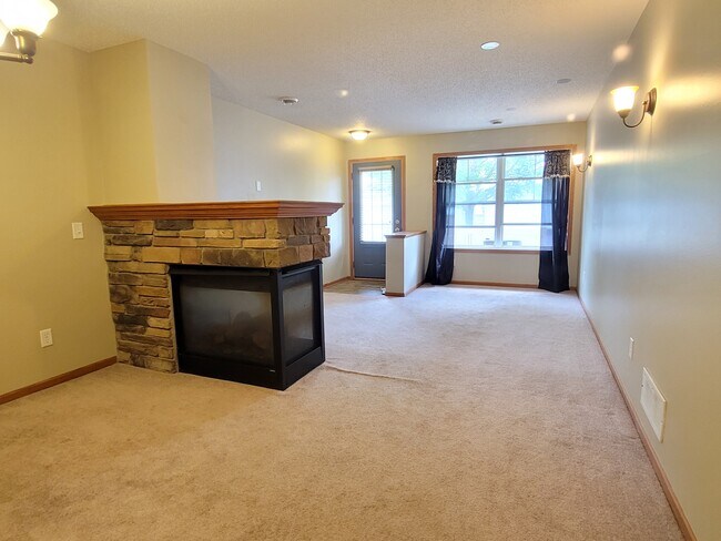 Building Photo - 10845 Kingsfield Ln