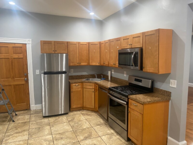 139 Norwell St, Boston, MA 02121 Room for Rent in Boston, MA