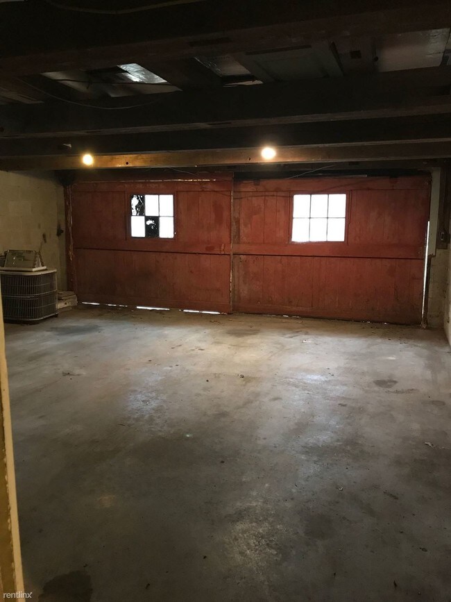 Building Photo - 3 br, 1 bath House - 2227 Stanley Ave