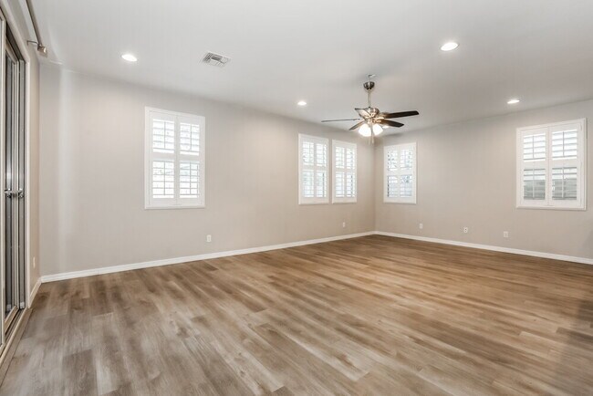Foto del edificio - 5637 E Alder Ave
