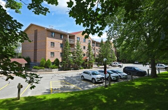 Building Photo - Westmount Villa 2