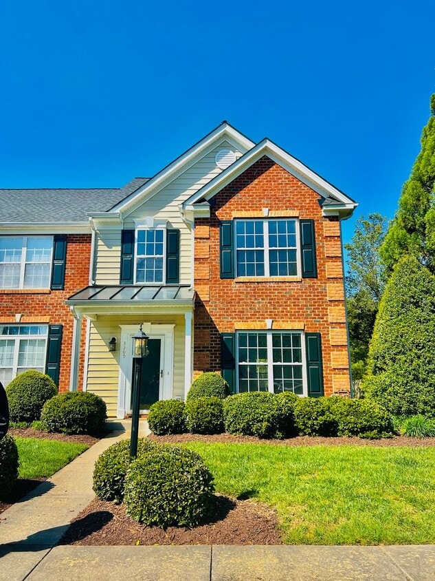 Primary Photo - 3209 Friars Walk Ln