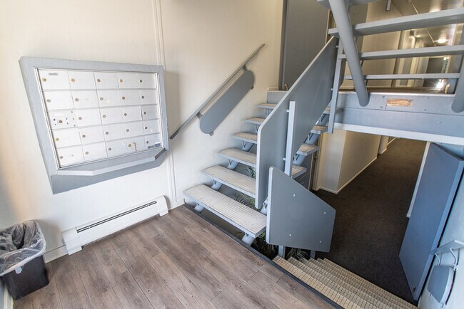 Foto del edificio - 1877 S Federal Blvd