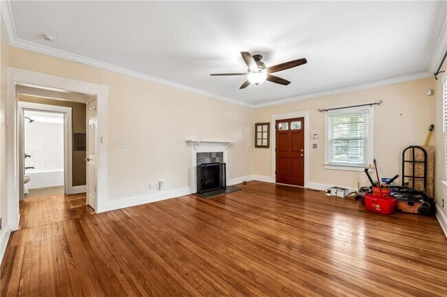 Building Photo - 976 Hall St NW