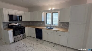 Building Photo - 85 Draher St