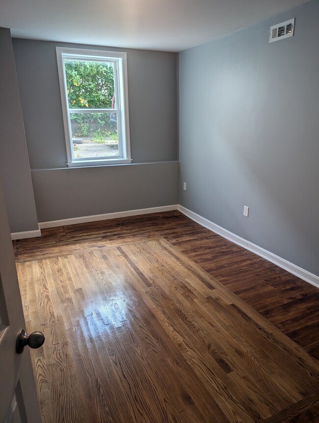 Bedroom 2 - 10 Wall St