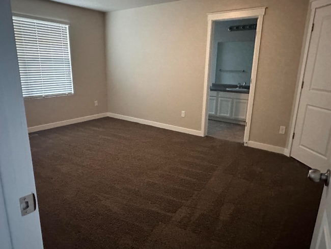 Foto del edificio - 2420 Andover St