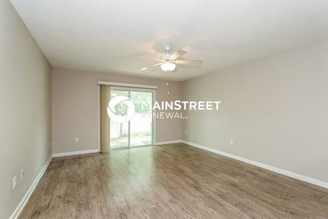 Building Photo - 3 Bedroom Pet-Friendly Home in Jacksonville, FL with Main Street Renewal
