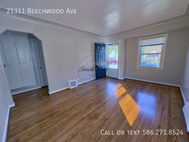 Foto del edificio - 21311 Beechwood Ave
