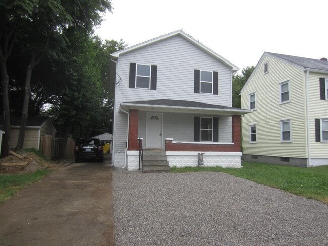 Awesome 5BR house walking distance to UofL! - Awesome 5BR house walking distance to UofL!