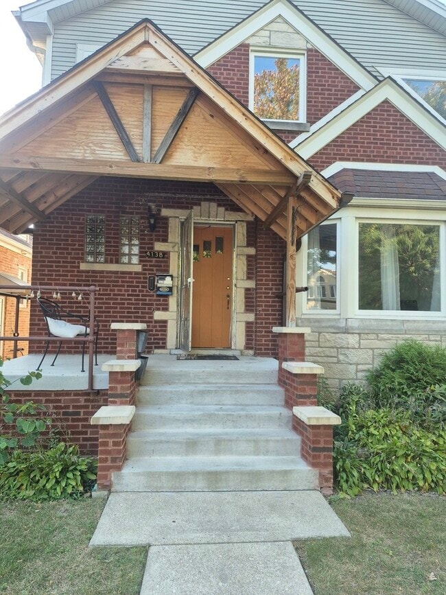 Building Photo - 4138 N Parkside Ave