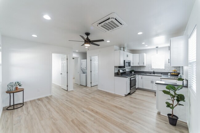 Building Photo - 341 Rogers Ln
