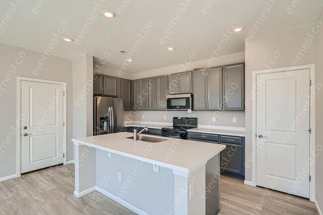 Foto del edificio - 3217 Hardin St