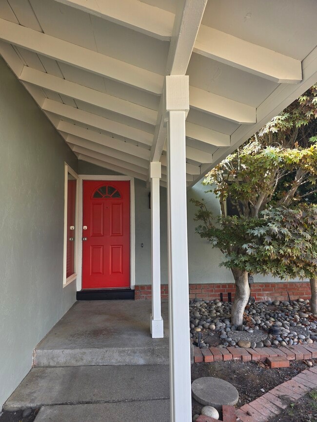 Building Photo - 39685 Lahana Way