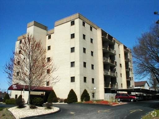 Primary Photo - Regency Towers