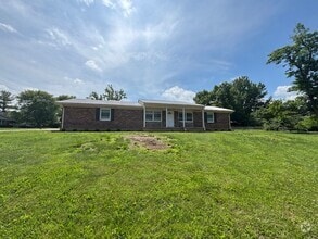 Building Photo - 607 Harvard Dr