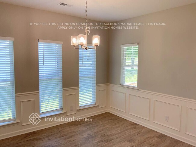 Foto del edificio - 713 Denise Ct