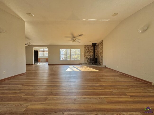 Building Photo - 190 Dan Sparrow Rd