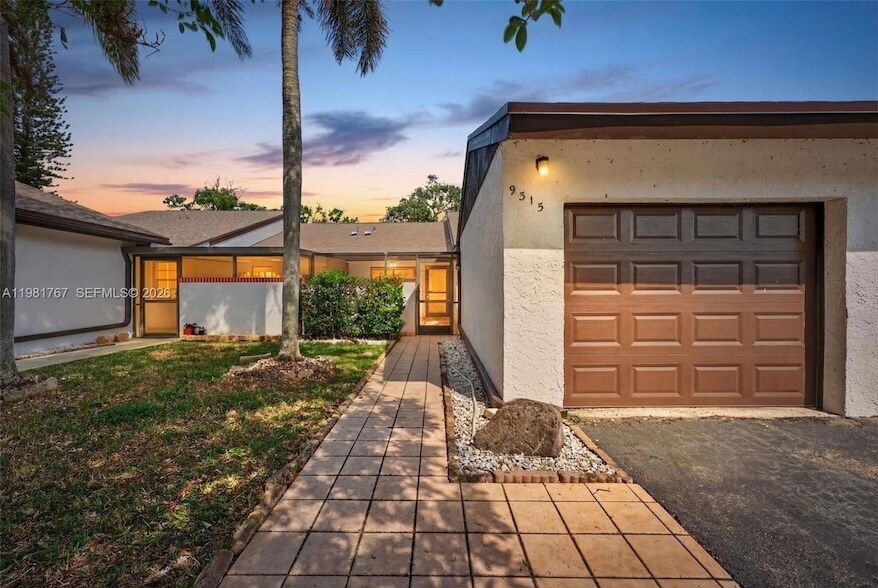 Photo - 9315 Wedgewood Drive Unit B19