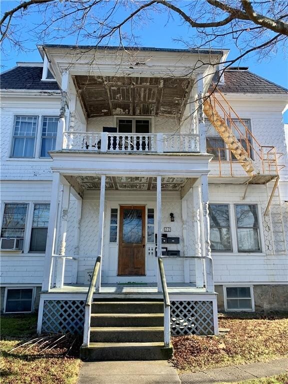 Building Photo - 22 Arnold Ave