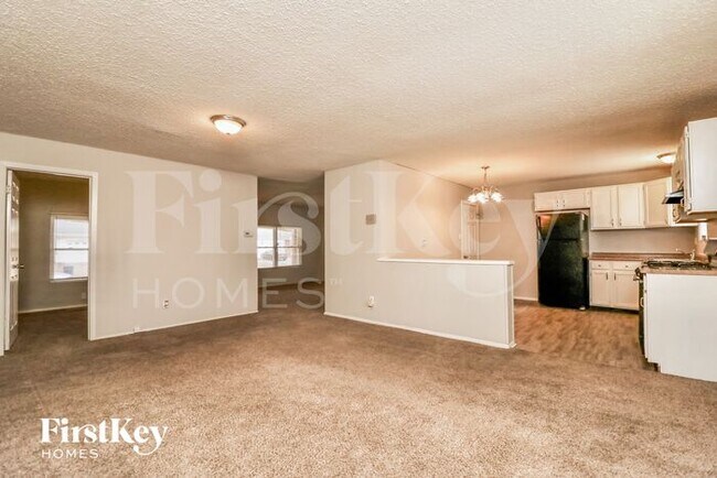 Foto del edificio - 6208 Silver Fox Dr
