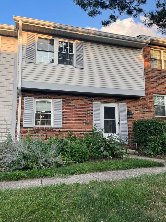 Building Photo - 7525 Queen Ann Ct