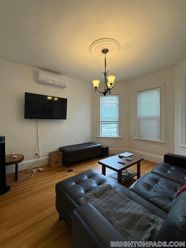 Building Photo - 34 Etna St